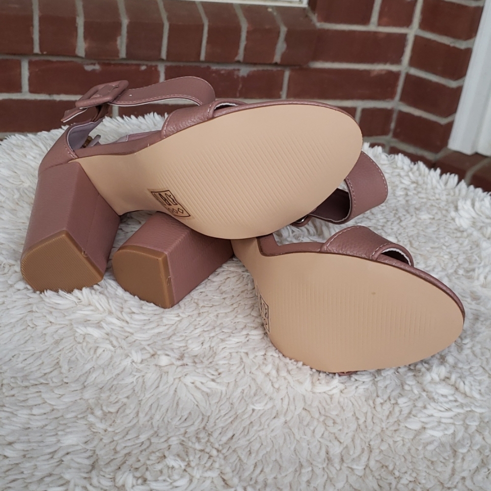 Blush Ankle Strap Block High Heel Sandal - Picture 7 of 11